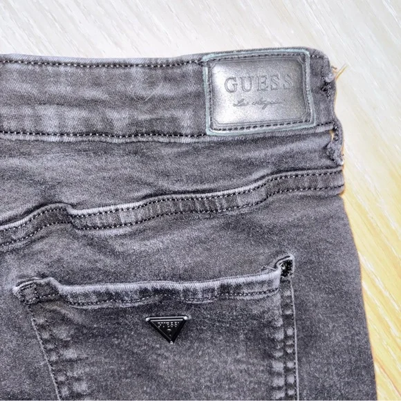 Guess Los Angeles Shorts with Floral Embroidery Size 31 - Picture 7 of 7